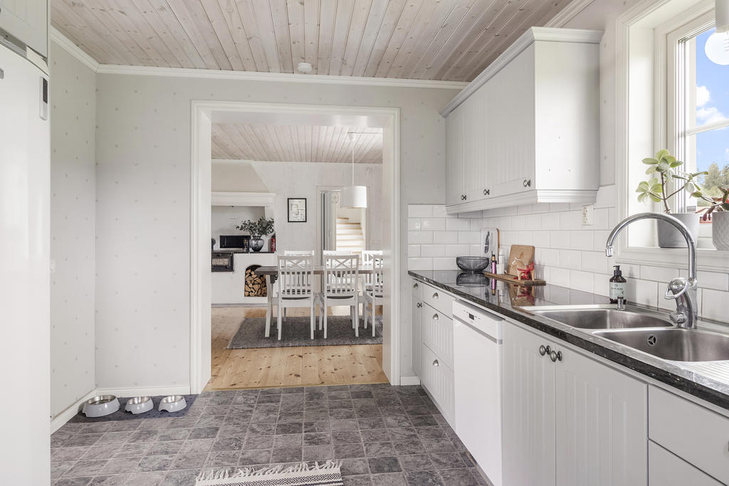 Kök mot matplats