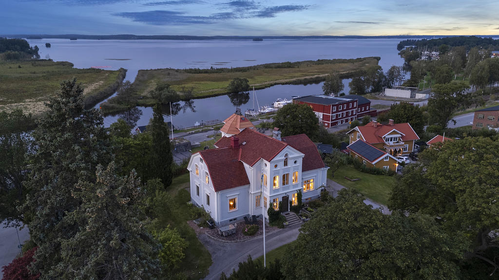 På en höjd med utsikt mot Mälaren