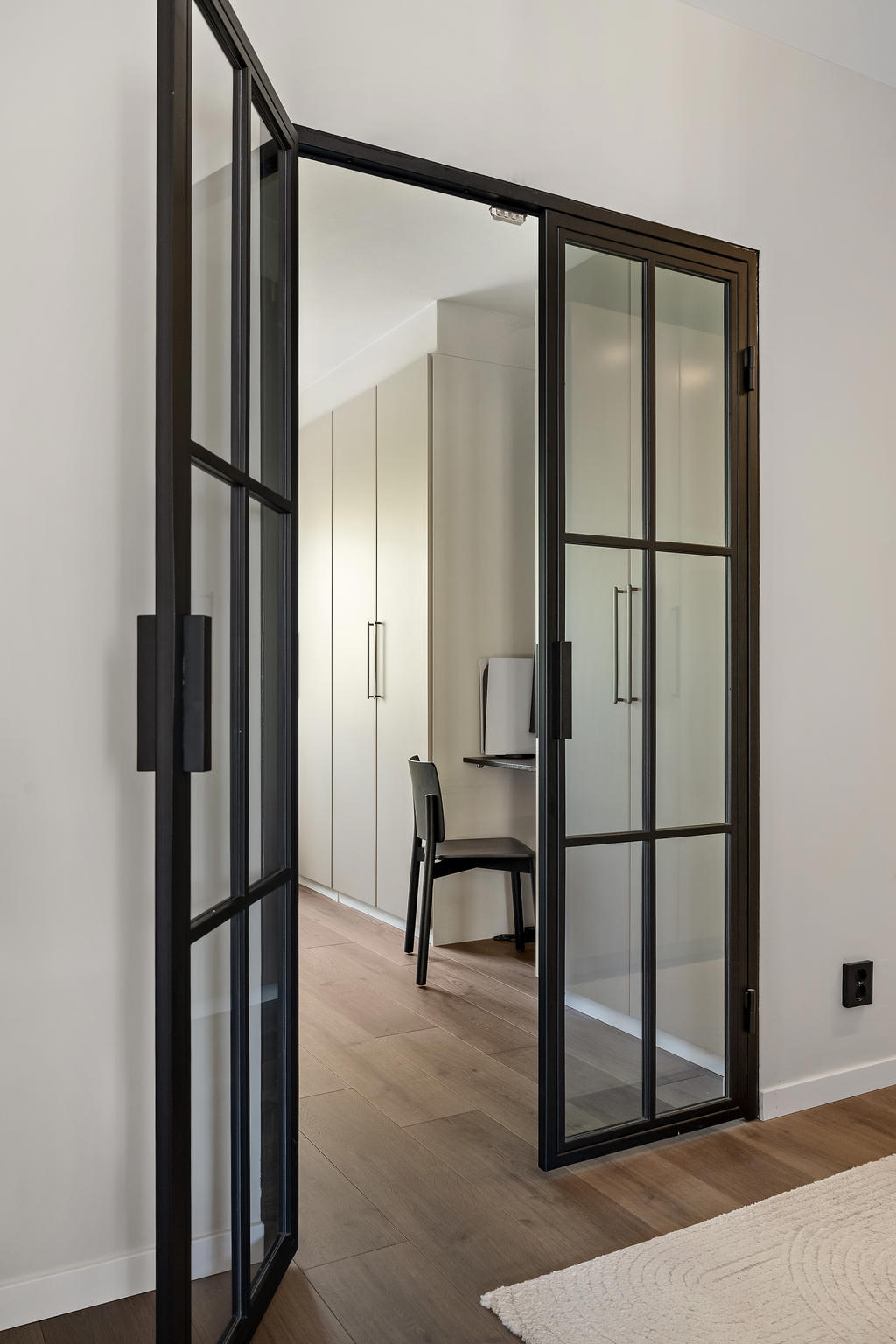 Industriglasdörr specialbeställd från Daladesign