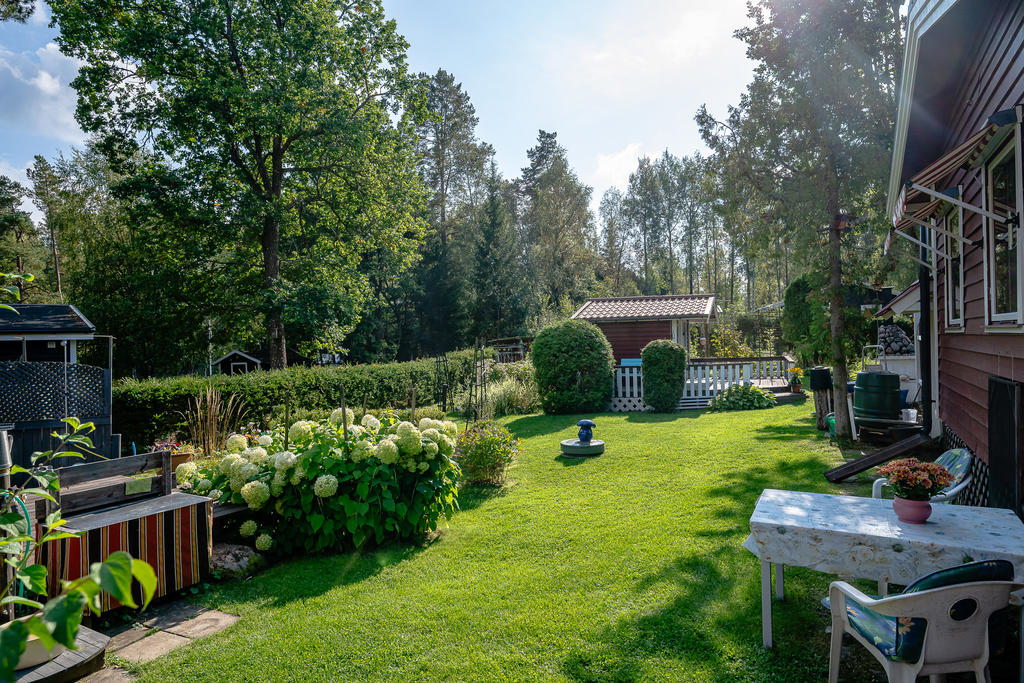 Fantastiskt välskött tomt!