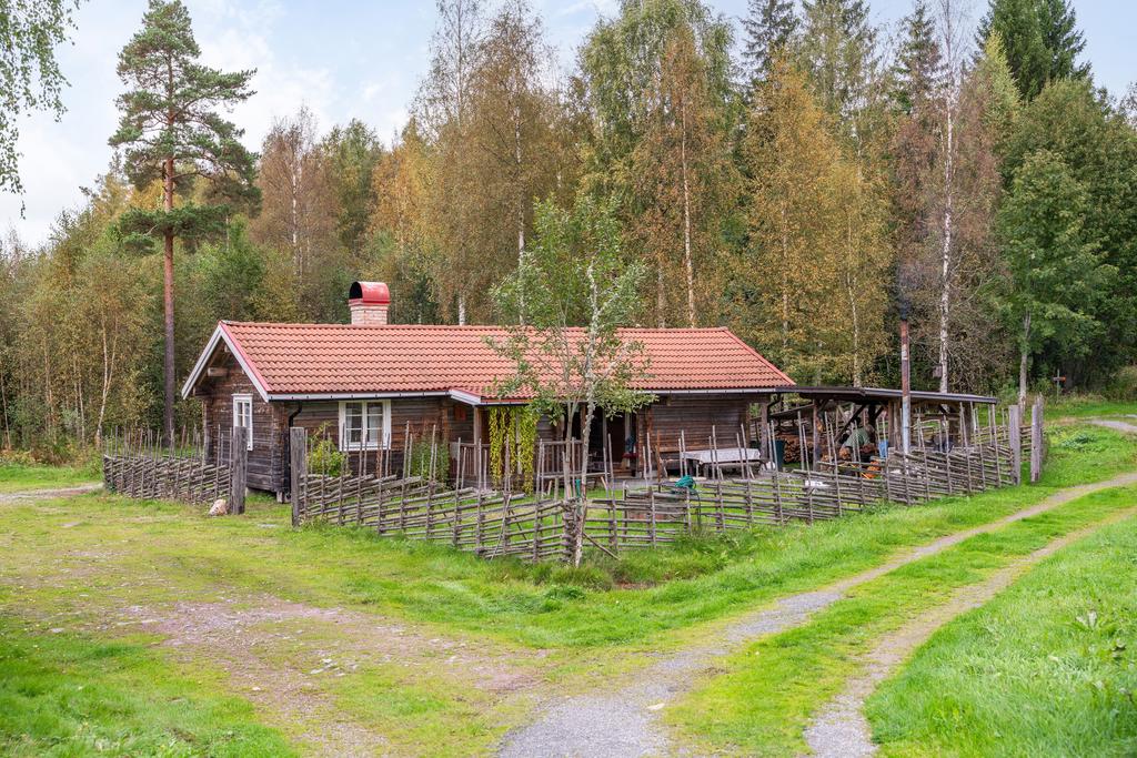 Byggnad som tillhör samfälligheten. Levande fäbod sommartid.