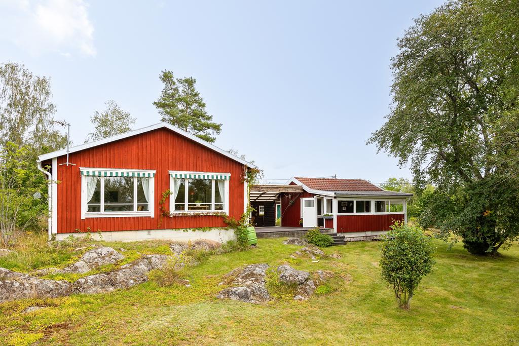 Trädgård runt byggnaderna