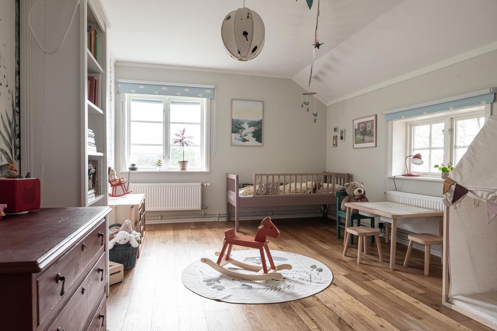 Sovrum, barnens sovrum har vy över Mejdåsen