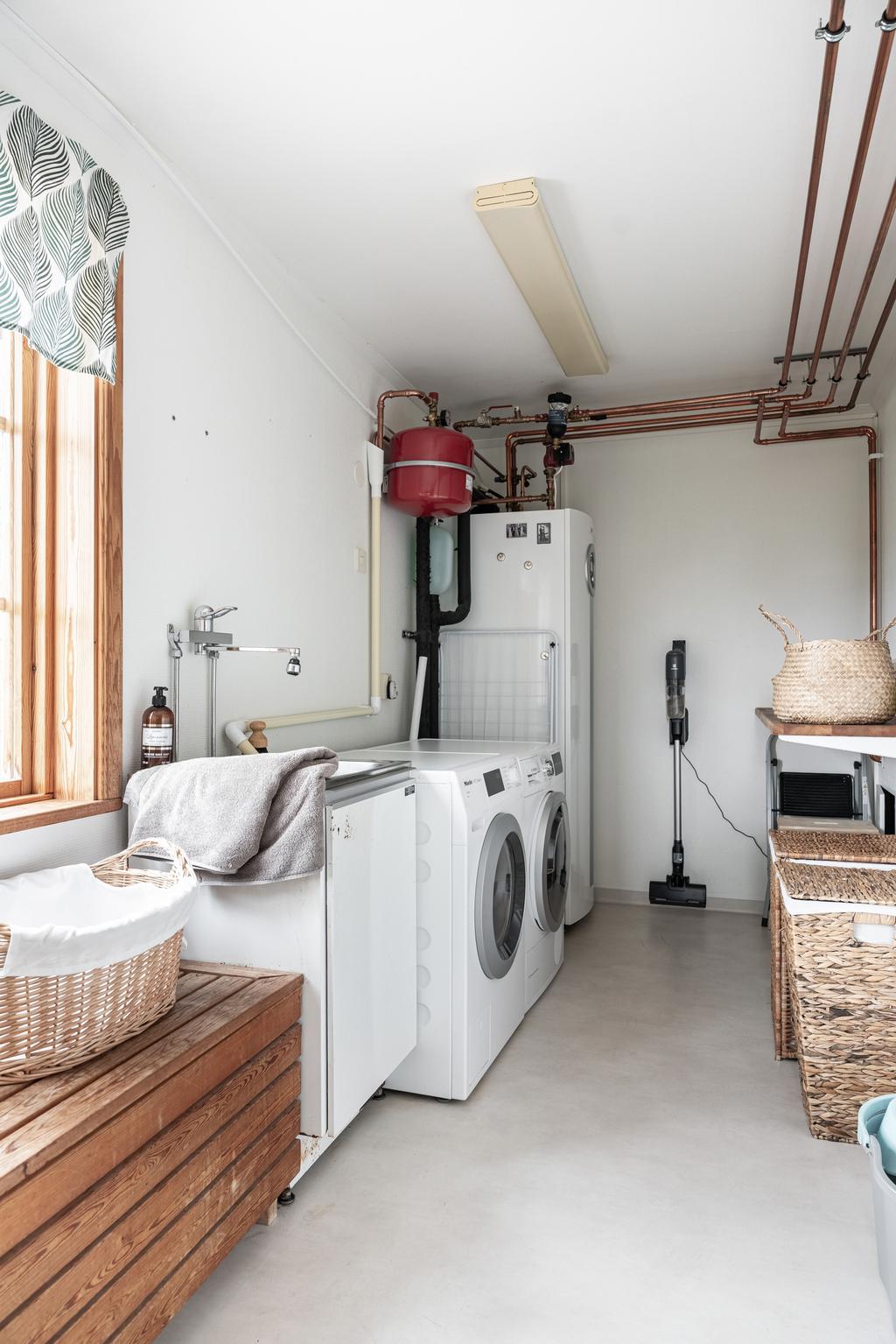 Tvättstuga och apparatrum är praktiskt undangömt