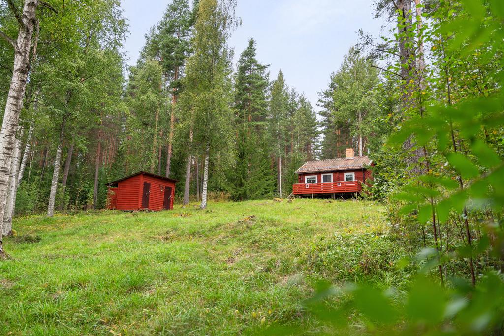 Här bor du på avskilt och ostört läge längs en återvändsväg.