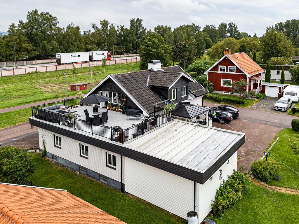 Galet stor och lika härlig takterrass