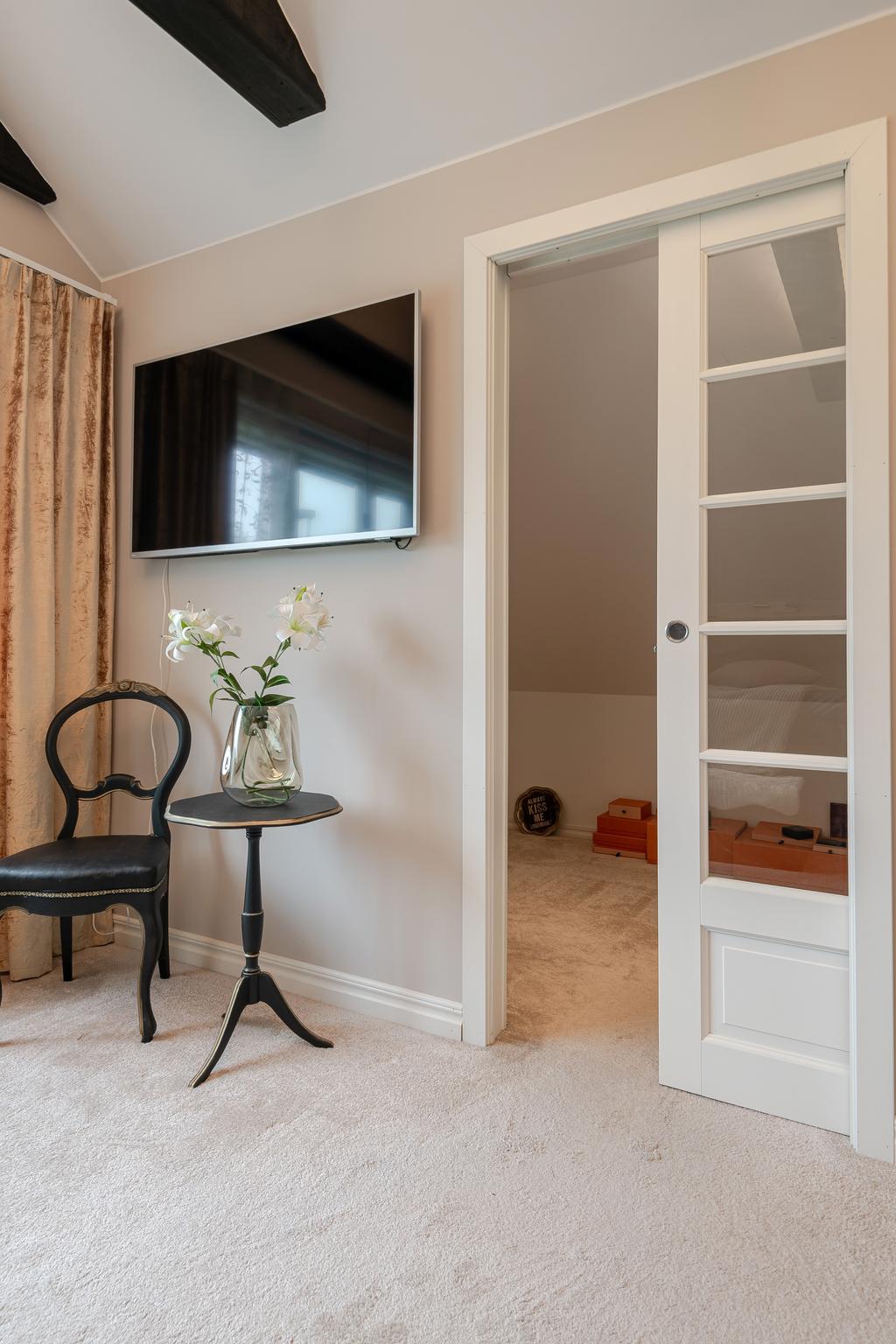 Walk-in-closet i kattvinden
