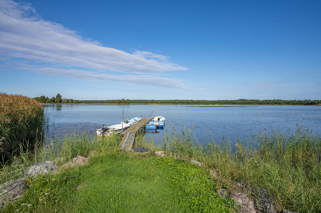 Gemensam brygga tillsammans med grannarna. 