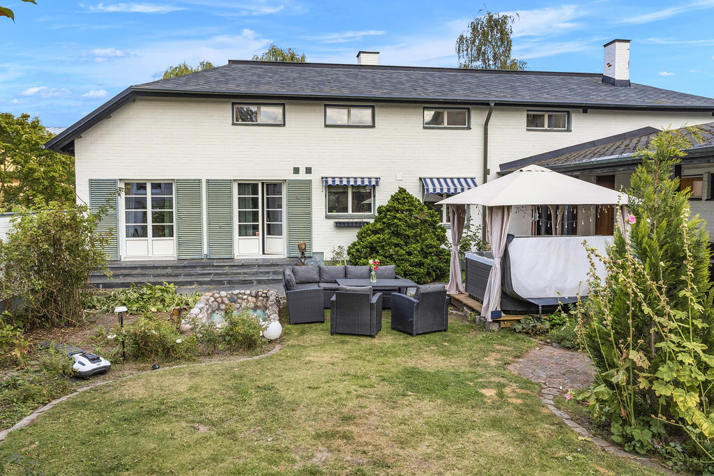 Lummig trädgård
