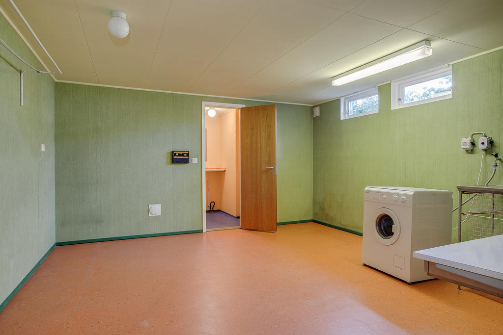 Källarplan - Stort utrymme för tvätt samt bastu och dusch