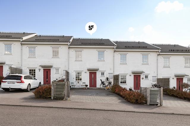 Varmt välkomna till Valthornsvägen 7C! 