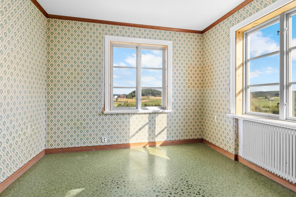 ÖV: Sovrum med garderob