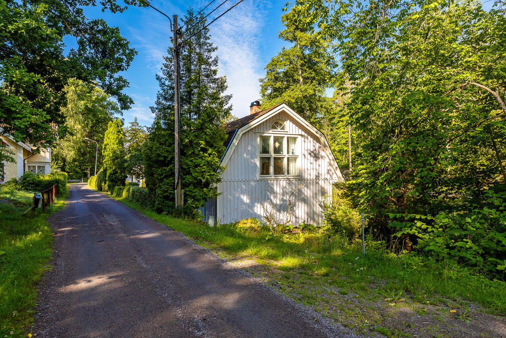 Ateljén sedd från vägen