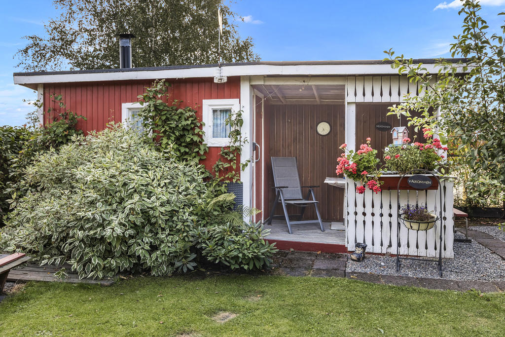 Uthus med bastu 