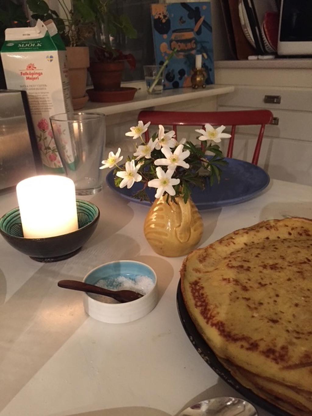 "Pannkakor på ägg från våra höns"