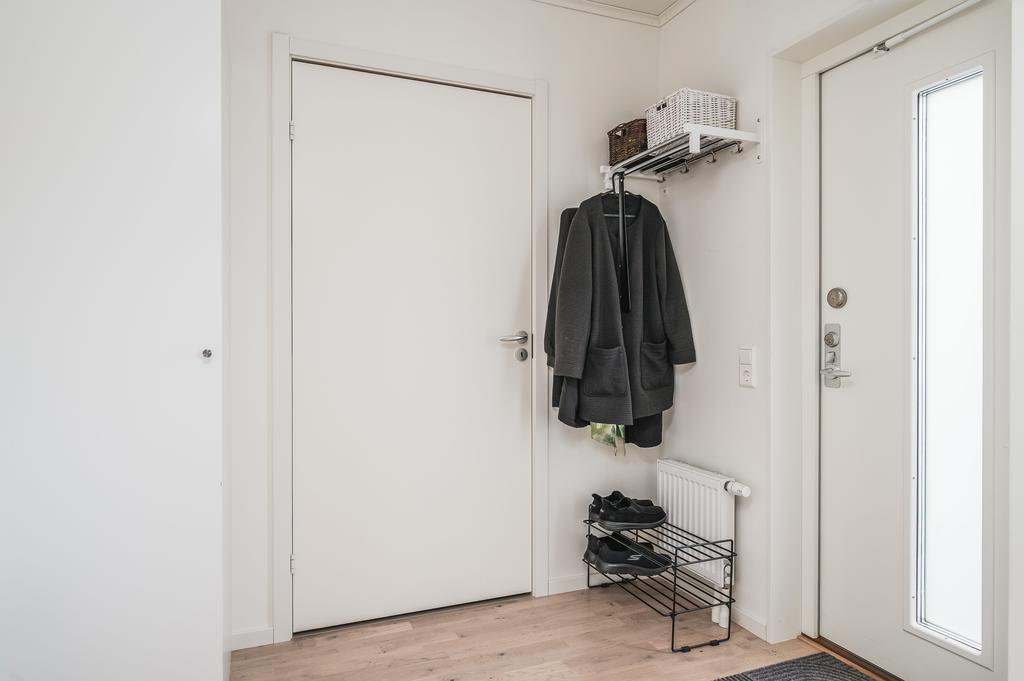 Hall med förråd