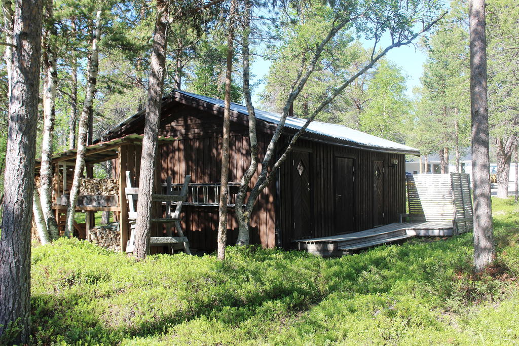 Uthus med bl.a bastu och gästrum