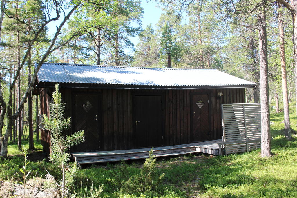 Uthus med bl.a bastu och gästrum