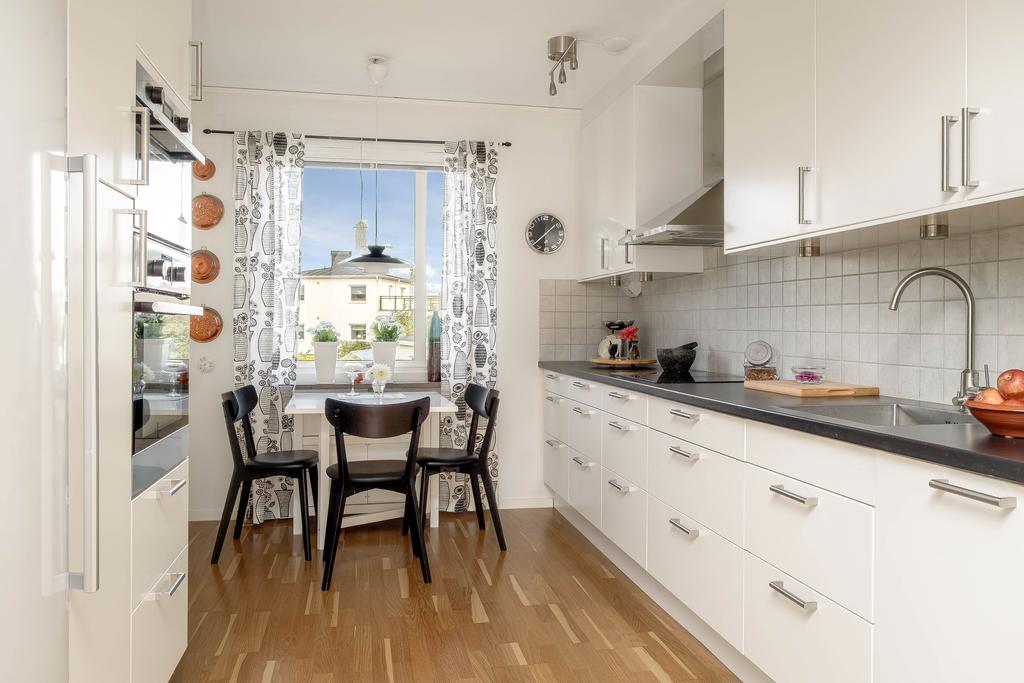 Ljust och fräscht kök renoverat 2013