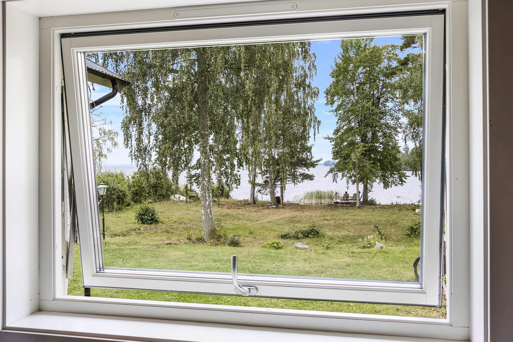 Utsikt i västerläge från sovrum 2