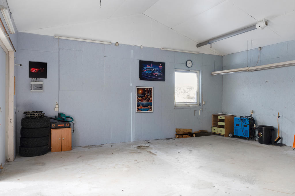 Garage med möjlighet att installera bil-lift
