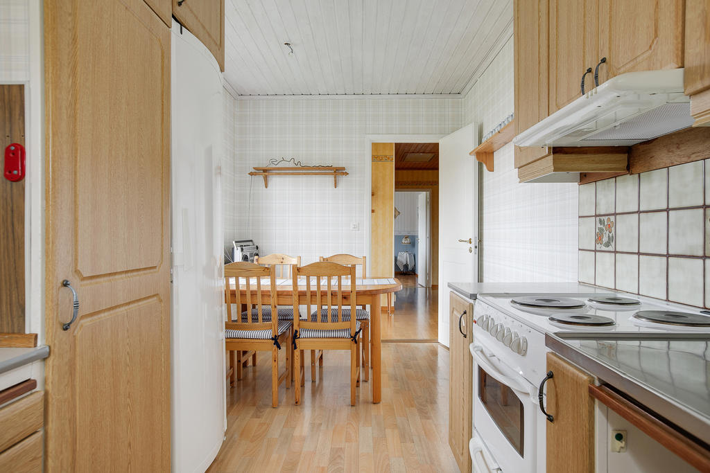 Kök och plats för matbord