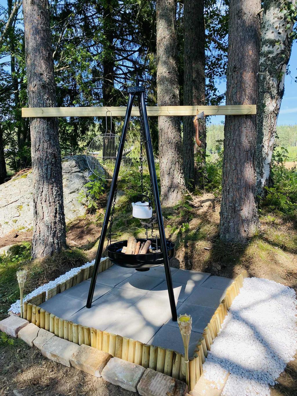 Eldstad där grillningarna blir trevliga.