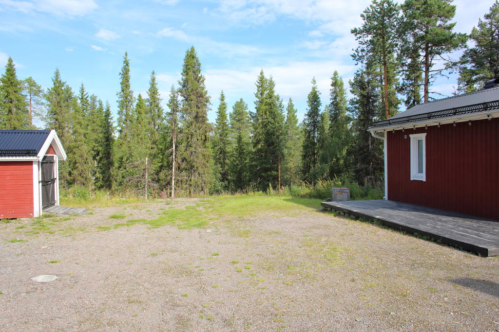 Tomten har schaktats och planats ut