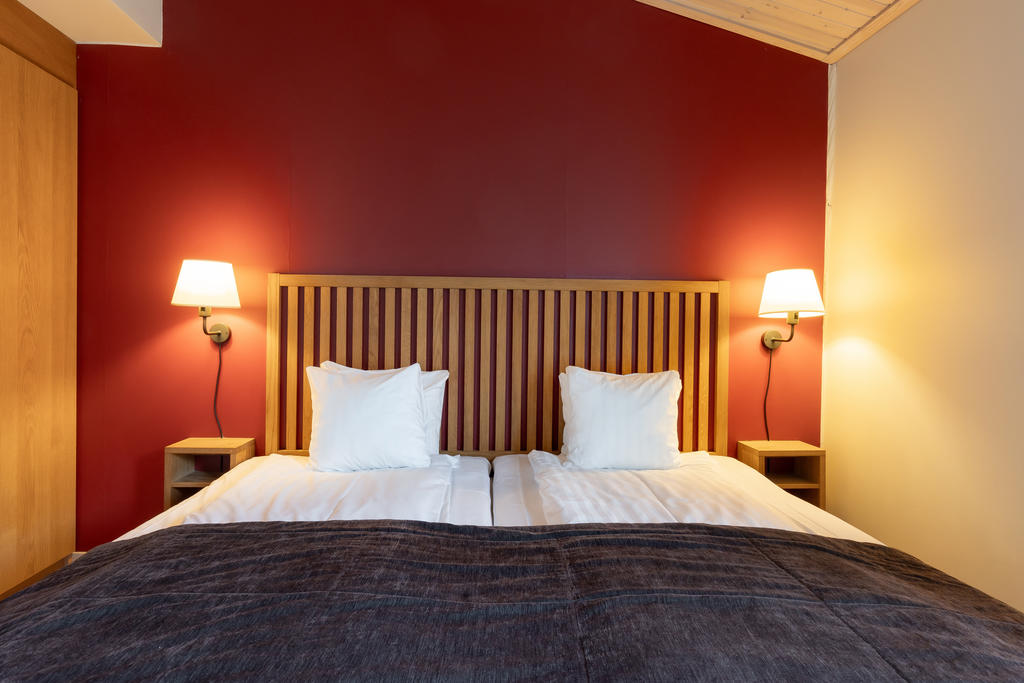 Master bedroom
OBS! Bilderna kan vara från andra liknande lägenheter, varpå planlösning, färgsättning och tillval kan skilja sig från aktuell lägenhet.