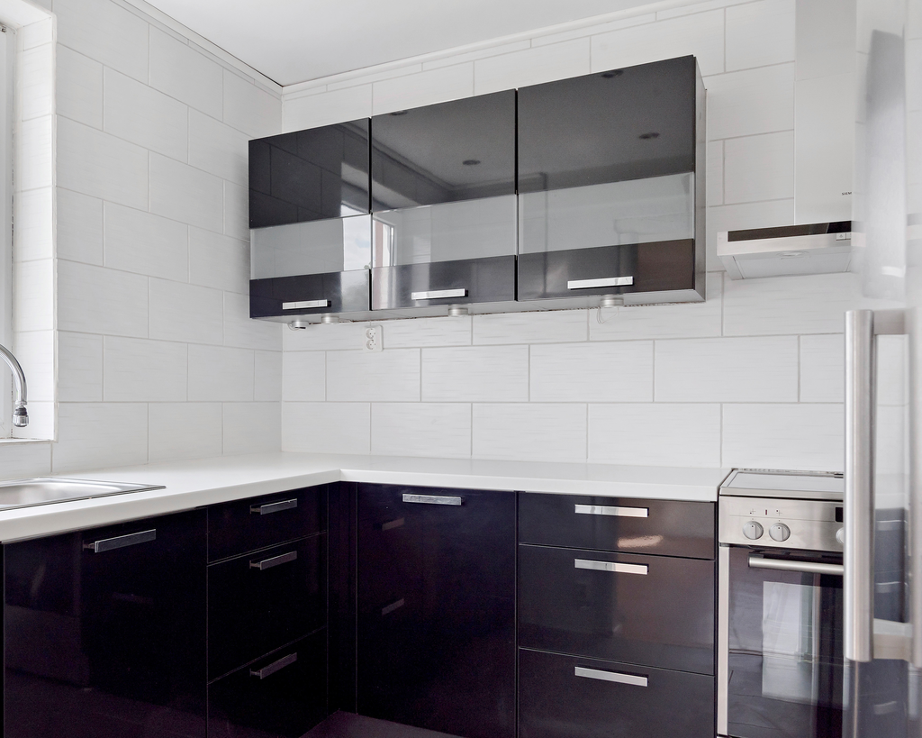 Köksluckor under dekorplast