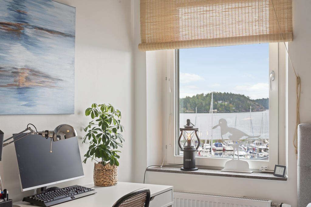 Underbar utsikt över fjärden från gästrummet