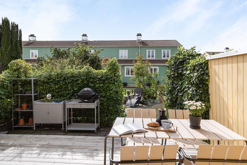 Familjevänligt radhus med både uteplats och balkong i bästa läge