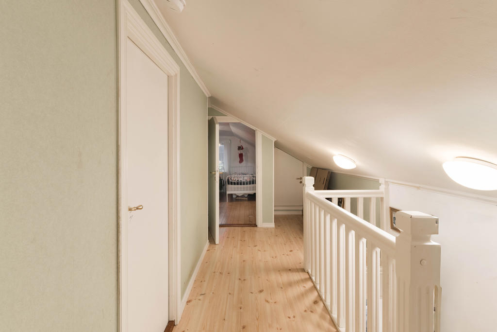 Hall (övervåning i bostadshuset)