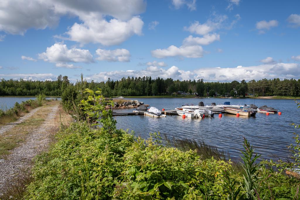 Båtplatser i området