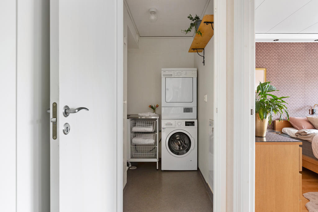 På detta plan finner du också en separat tvättstuga
