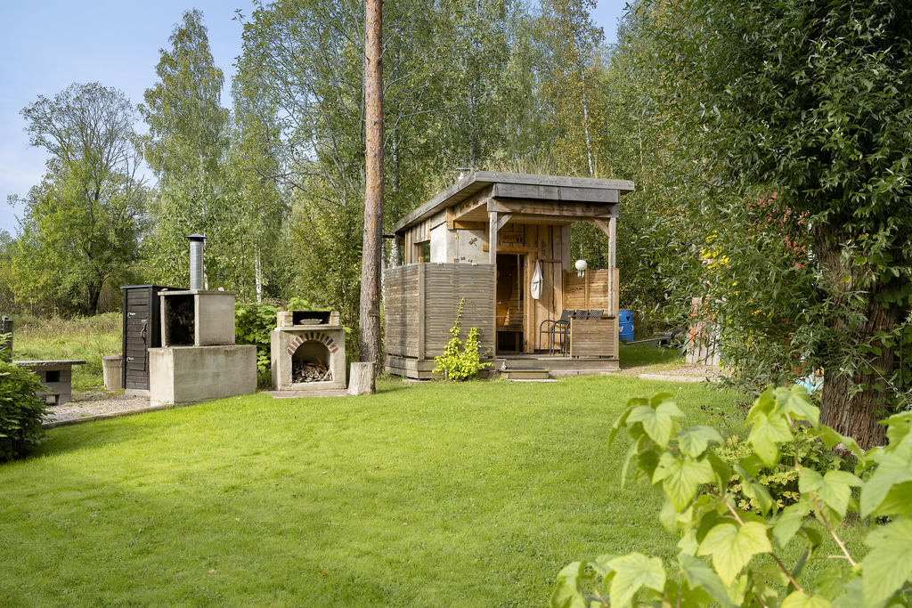 Bastu och grillplats