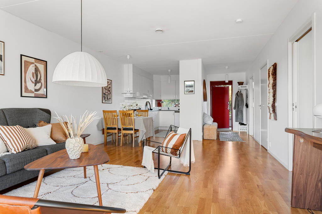 Öppen mellan kök och vardagsrum