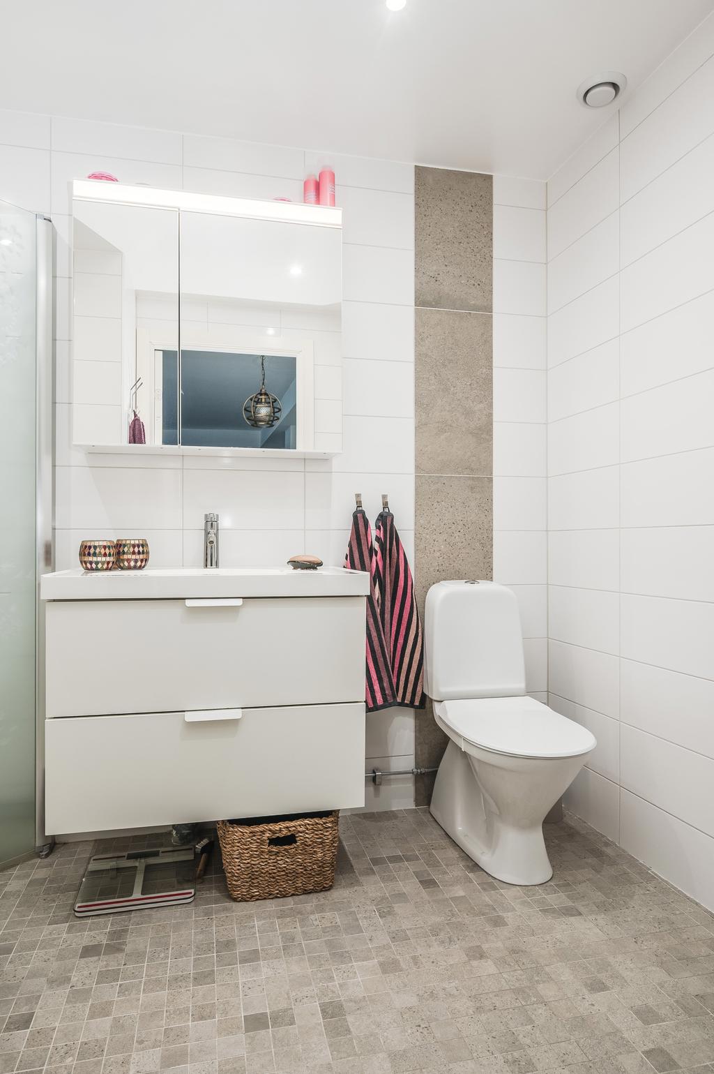 Helkaklat med golvvärme 