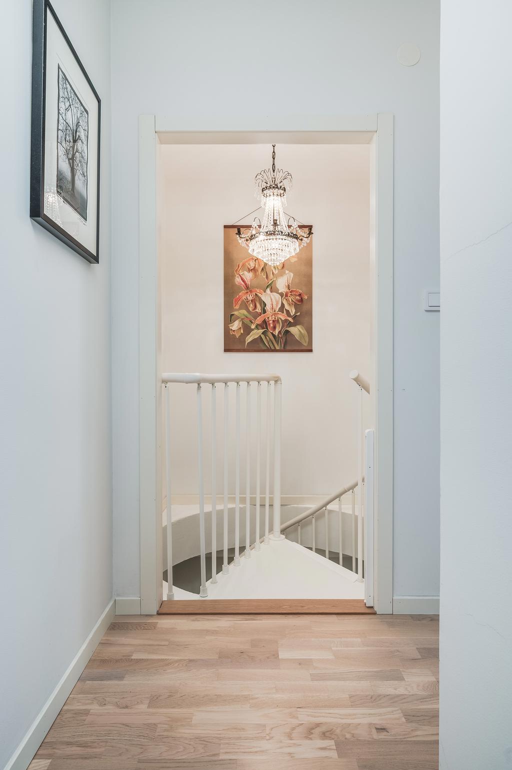 Här passar en kristallkrona utmärkt!