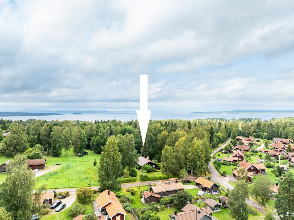 Välkommen till denna välskötta 1-plansvilla med källare!