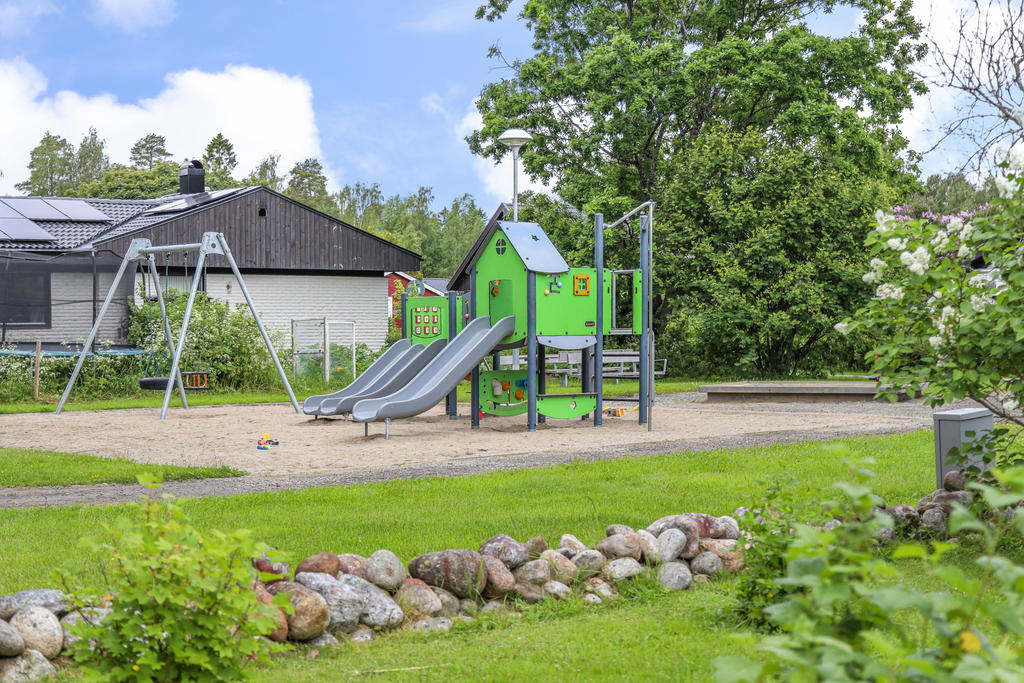 Granne med lekpark!