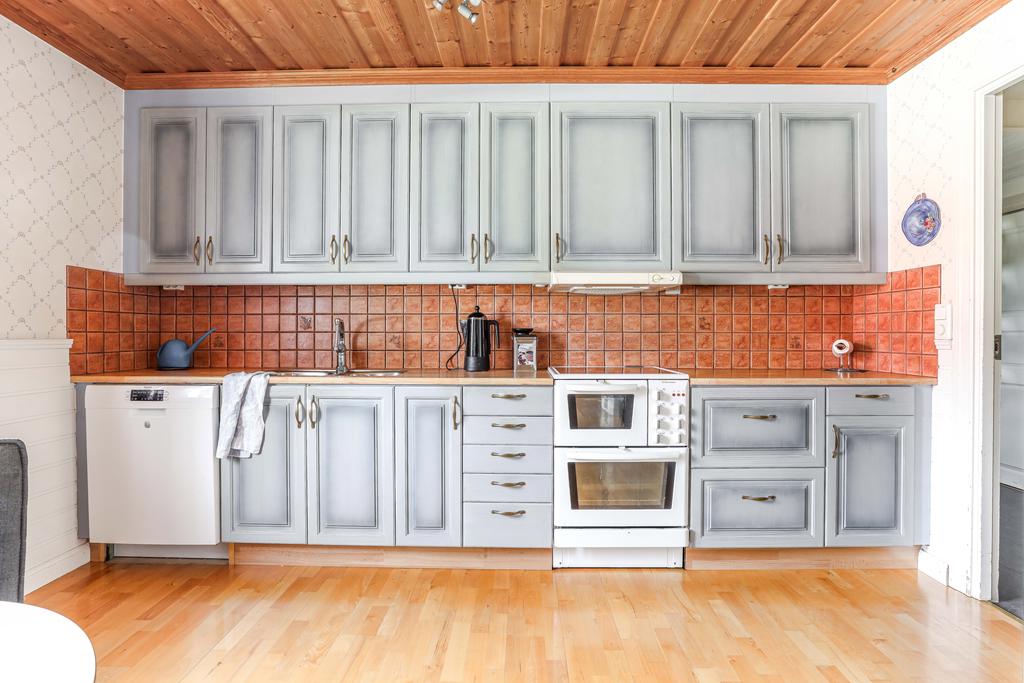 Kök med mycket förvaring