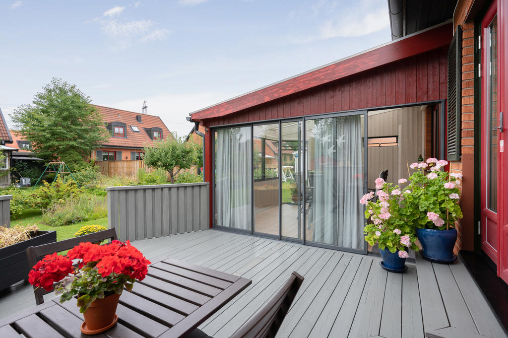 Altan i anslutning till uterummet