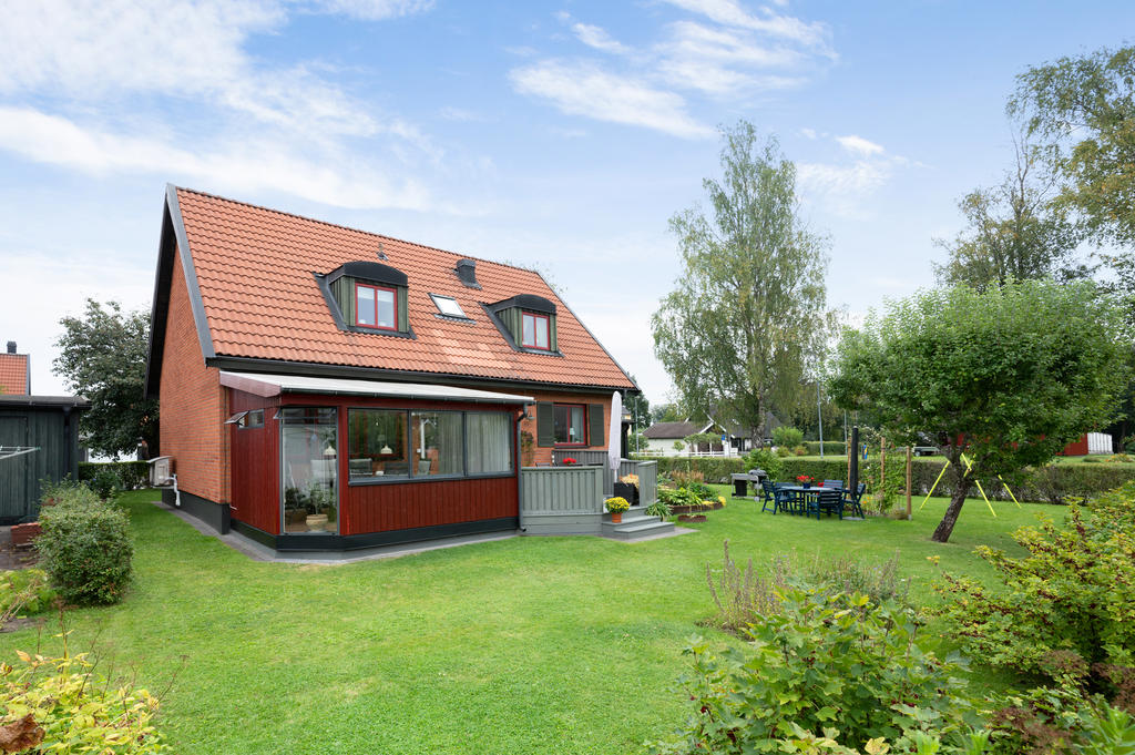 Välskött och bra gräsyta för såväl lek eller trädgårdspyssel