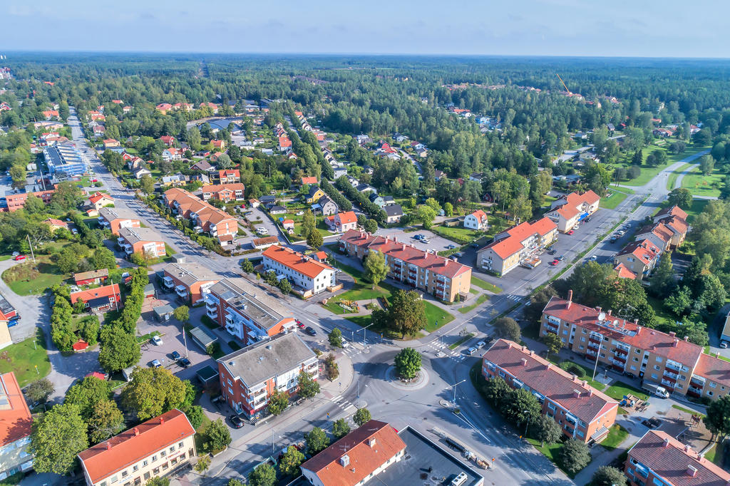 Drönarbild från centrum mot Kusbyvägen som ligger i övre högra hörnet