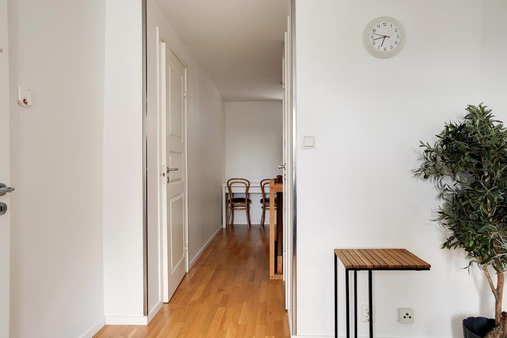 Hall in till allrum