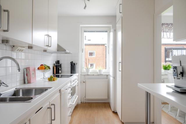 Mysigt och ljust arbetskök