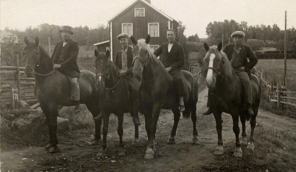 Bild från en tid när grabbar red barbacka och rökte pipa