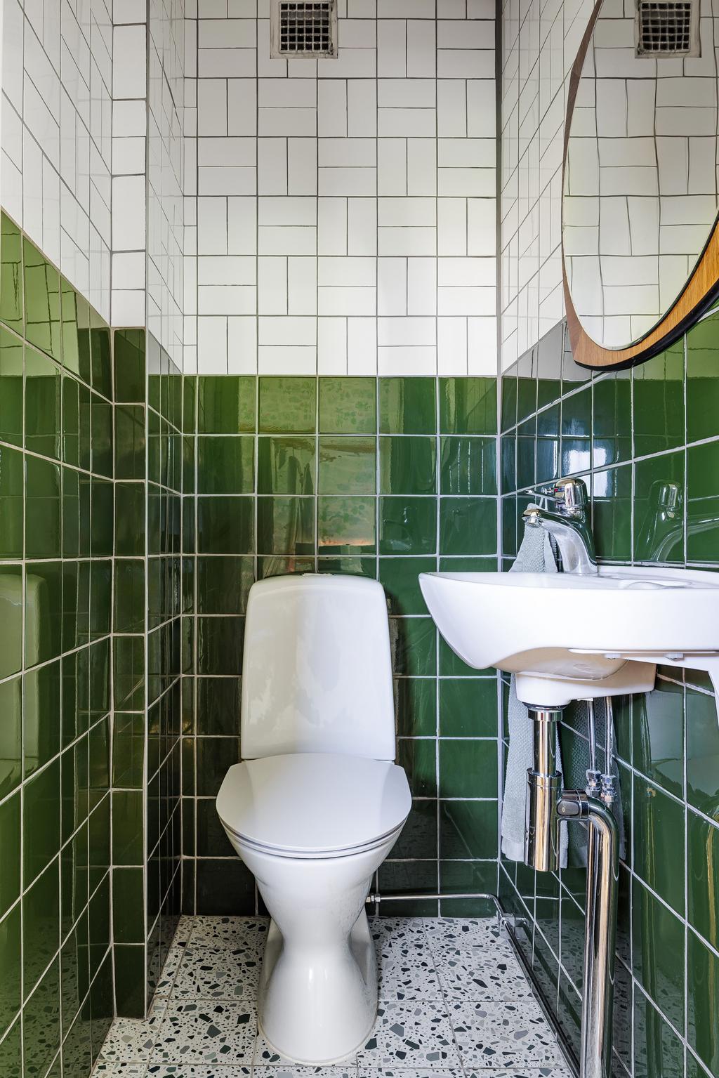 Gästtoalett på entréplan