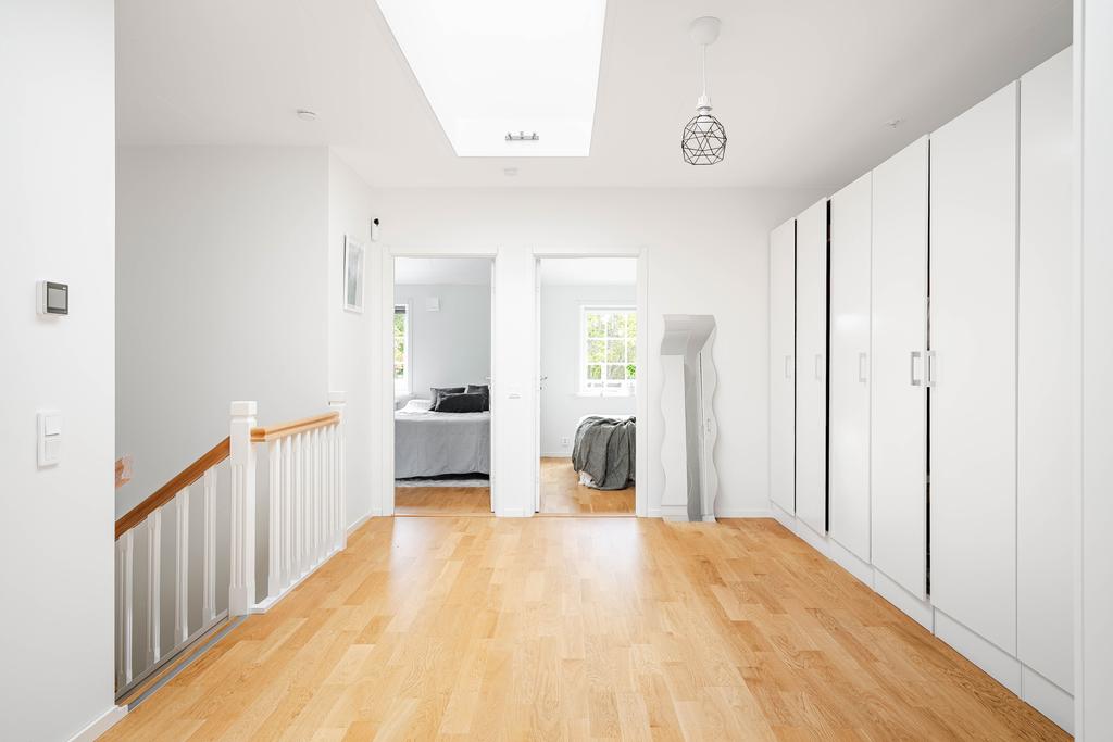 Rymligt allrum på övervåning